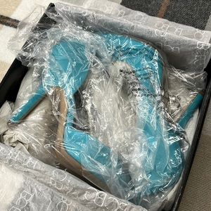 BCBG Paris Cool Aqua Jaze Pumps